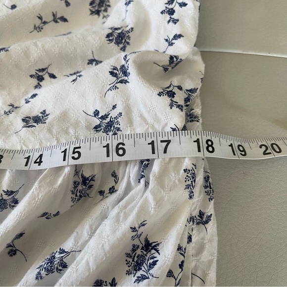 Universal Thread Maxi Dress Size 1X  White Blue Floral Tiered Sleeveless Flowy - Picture 12 of 13